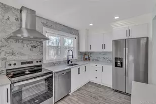 39 Roosevelt Blvd, Patchogue, NY 11772 - Photo 8