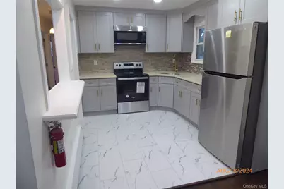 [Address not provided], Bay Shore, NY 11706 - Photo 4