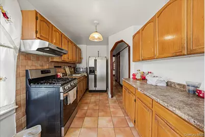 2304 Glebe Avenue, Bronx, NY 10462 - Photo 8