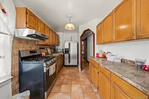 2304 Glebe Ave, Bronx, NY 10462 - Photo 8