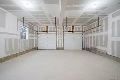 63B Blydenburgh Road, Centereach, NY 11720 - Photo 34