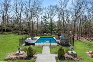 27 Victorian Ln, Brookville, NY 11545 - Photo 30