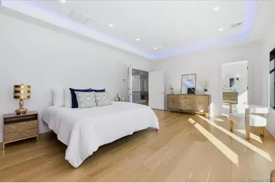 26 Saint Andrews Court, Old Westbury, NY 11568 - Photo 32