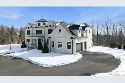 26 Saint Andrews Court, Old Westbury, NY 11568 - Photo 48