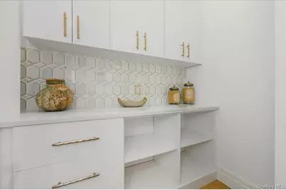 26 Saint Andrews Court, Old Westbury, NY 11568 - Photo 20