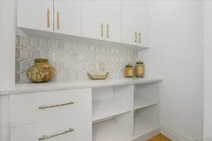 26 St Andrews Ct, Old Westbury, NY 11568 - Photo 20