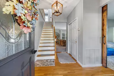 58 Red Maple Way, New Windsor, NY 12553 - Photo 2