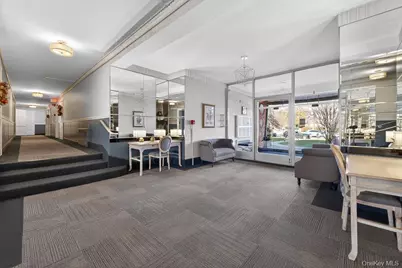 366 Stewart Avenue #B10, Garden City, NY 11530 - Photo 4