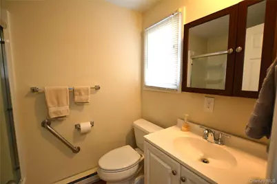 82 Village Circle W, Manorville, NY 11949 - Photo 16