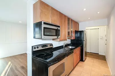 2449 Union Boulevard #24A, Islip, NY 11751 - Photo 10