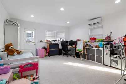 1352 145th Place, Whitestone, NY 11357 - Photo 18