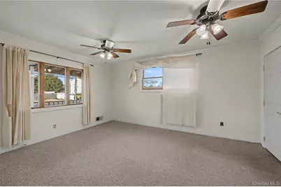 158 Moffitt Boulevard, Islip, NY 11751 - Photo 10