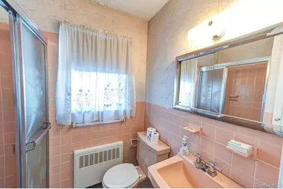 46 Crestwood Drive, Huntington Station, NY 11746 - Photo 16