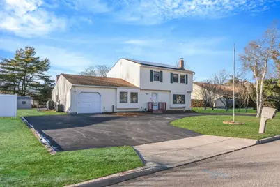 139 Tarpon Avenue, Medford, NY 11763 - Photo 2