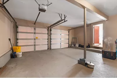 53 Beaumont Drive, Plainview, NY 11803 - Photo 20