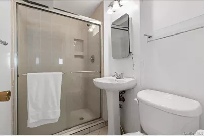 53 Beaumont Drive, Plainview, NY 11803 - Photo 18