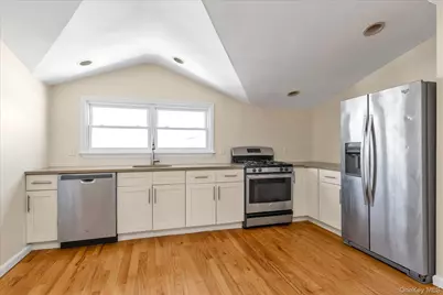 45-32 Utopia Parkway, Flushing, NY 11358 - Photo 6