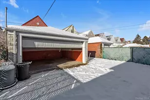 45-32 Utopia Pkwy, Flushing, NY 11358 - Photo 4