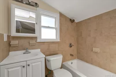 45-32 Utopia Parkway, Flushing, NY 11358 - Photo 12