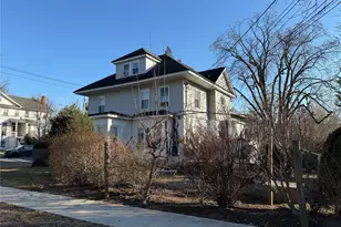 32 Carlton Ave, Port Washington, NY 11050 - Photo 2