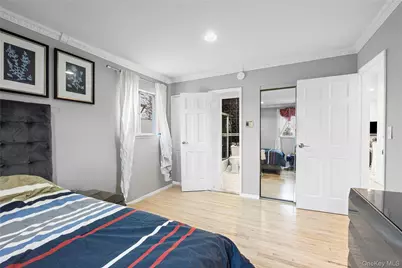 18 South Drive, New Hyde Park, NY 11040 - Photo 14