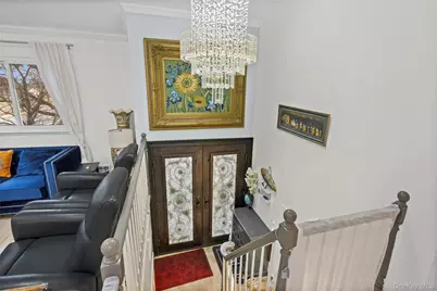 18 South Drive, New Hyde Park, NY 11040 - Photo 10