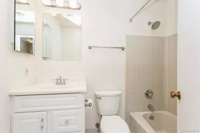 72 Foxwood Circle, Mount Kisco, NY 10549 - Photo 8