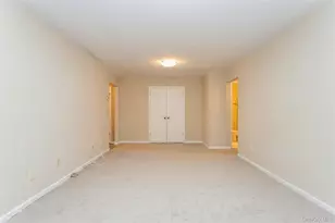 72 Foxwood Cir, Mount Kisco, NY 10549 - Photo 12