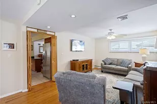 33 Skylark Ln, Levittown, NY 11756 - Photo 26