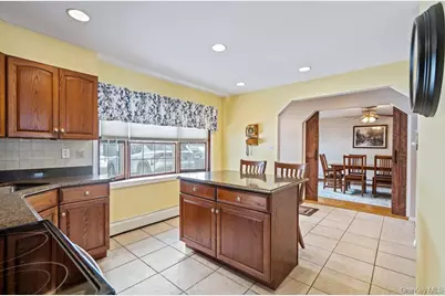 33 Skylark Lane, Levittown, NY 11756 - Photo 14