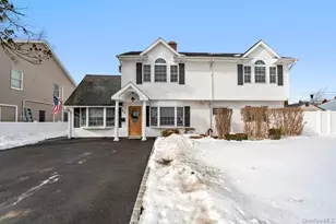 33 Skylark Ln, Levittown, NY 11756 - Photo 2