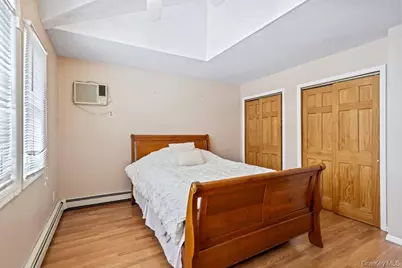 33 Skylark Lane, Levittown, NY 11756 - Photo 32