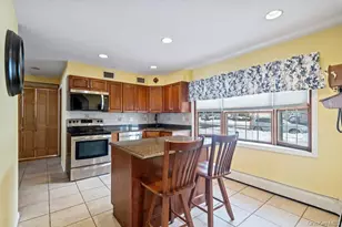 33 Skylark Ln, Levittown, NY 11756 - Photo 10