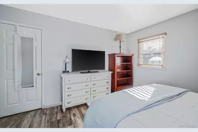 49 Gainsborough Road, Holbrook, NY 11741 - Photo 28