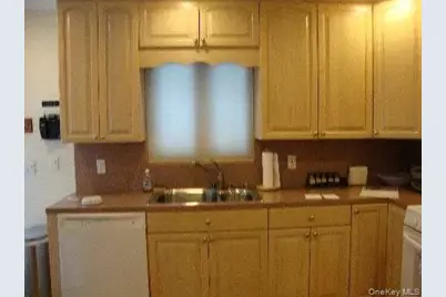 25 Elm Street, Greenvale, NY 11548 - Photo 6