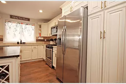 2 Vita Drive, Central Islip, NY 11722 - Photo 16