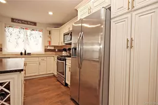 2 Vita Dr, Central Islip, NY 11722 - Photo 16