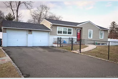 2 Vita Drive, Central Islip, NY 11722 - Photo 2