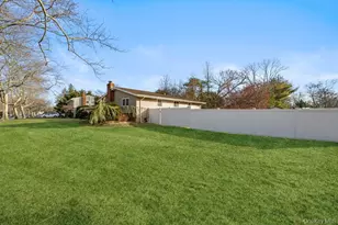 11 Cedar Crest Dr, Dix Hills, NY 11746 - Photo 4