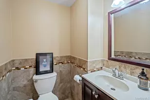 11 Cedar Crest Dr, Dix Hills, NY 11746 - Photo 8