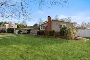 11 Cedar Crest Dr, Dix Hills, NY 11746 - Photo 2