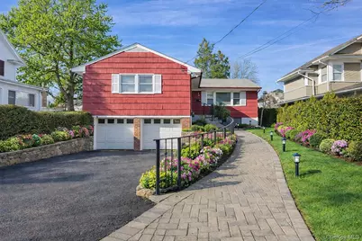 11 Muir Place, New Rochelle, NY 10801 - Photo 1