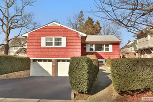 11 Muir Pl, New Rochelle, NY 10801 - Photo 2