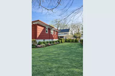 11 Muir Place, New Rochelle, NY 10801 - Photo 2