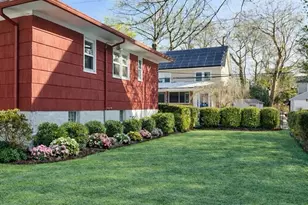 11 Muir Pl, New Rochelle, NY 10801 - Photo 2