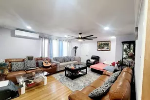 171-28 103rd Rd, Jamaica, NY 11433 - Photo 2