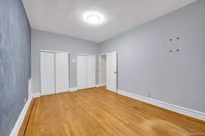 4 Maple Dr #1J, Great Neck, NY 11021 - Photo 14