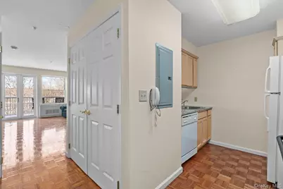 312 Sutton Drive #312, Mount Kisco, NY 10549 - Photo 4