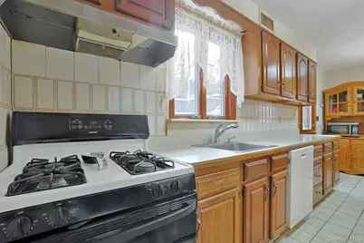 16 Richardson Place, Eastchester, NY 10709 - Photo 14