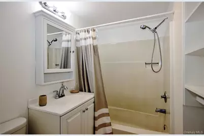 201 Bennett Avenue #1, Yonkers, NY 10701 - Photo 12